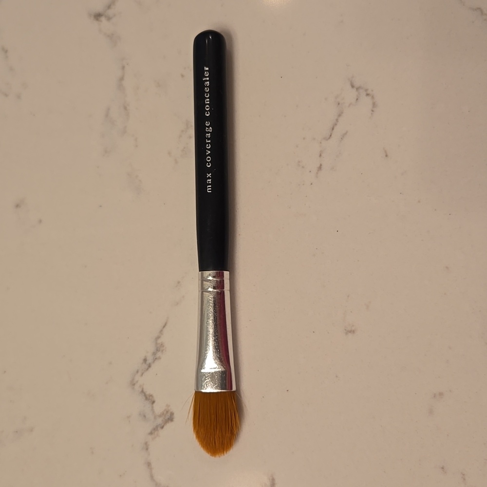 Max Coverage Concealer Brush